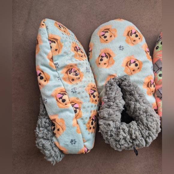 Cozy Women's Slippers - One Size Fits From 5-11 2 Pairs - Picture 2 of 7